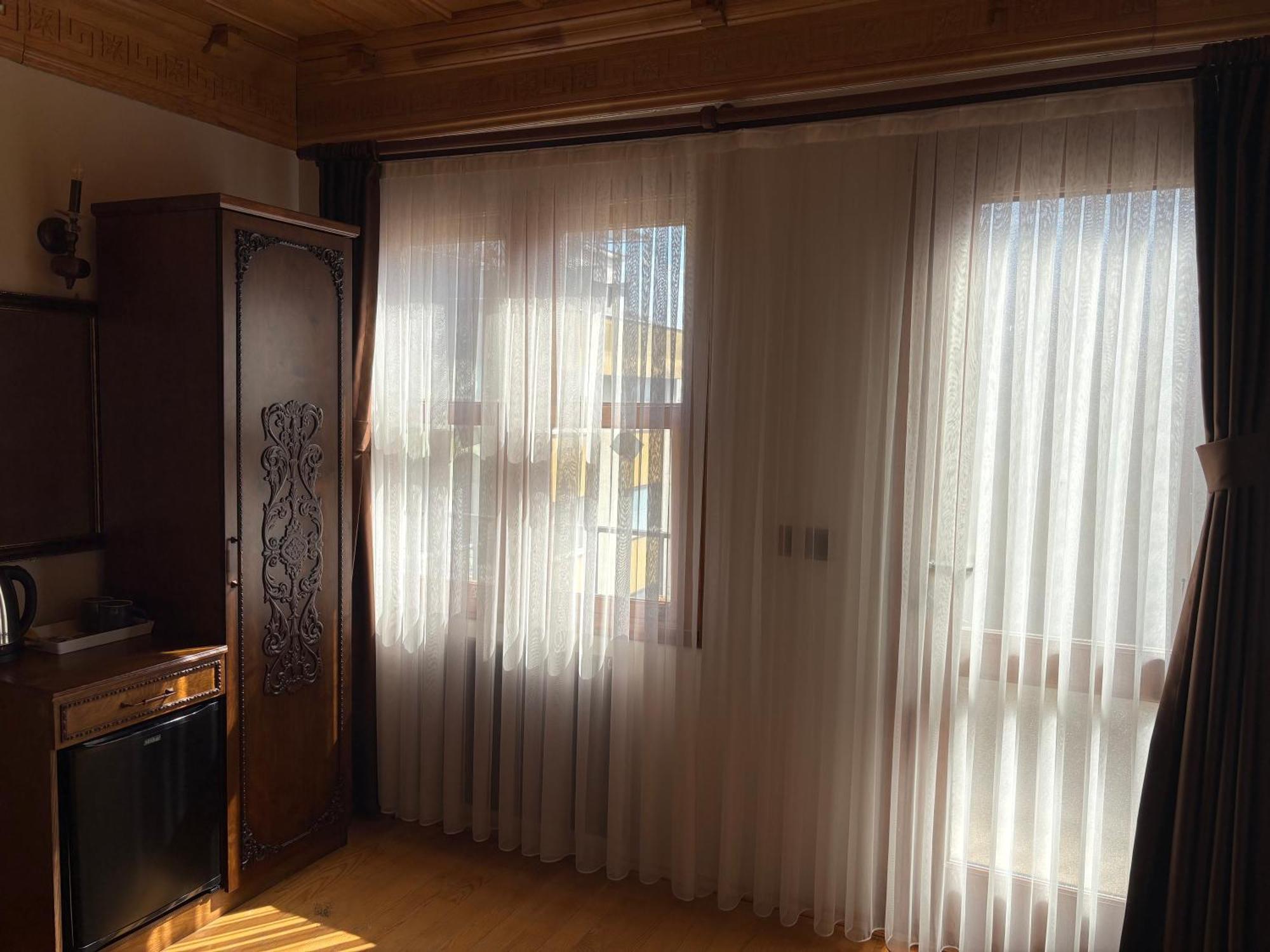 Capitol Antique Pearl Hotel — Photos 1